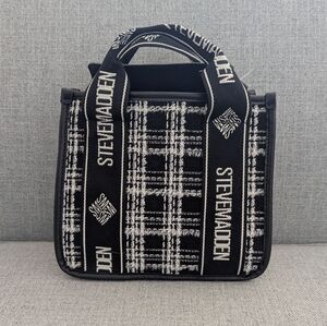 Steve Madden Black and White